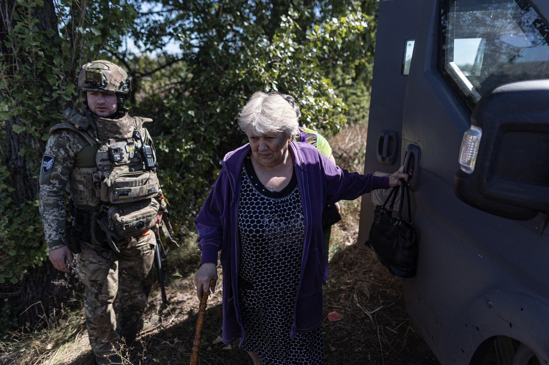 Stariji Ukrajinci ne žele otići unatoč ruskim napadima. "Brišu sela s lica zemlje"