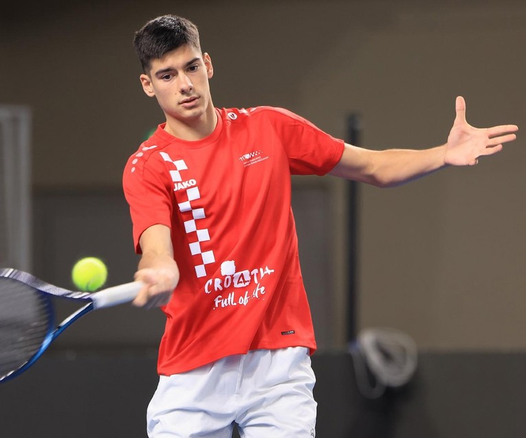 Luka Mikrut ušao u finale Challengera u Genovi