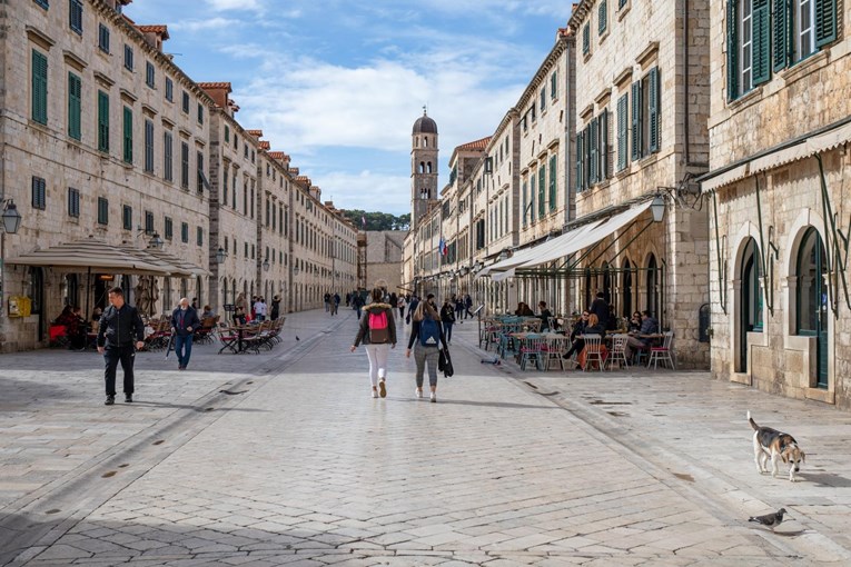 U Dubrovniku 7 novih slučajeva. Svi su bili na svadbi u Zagrebu?