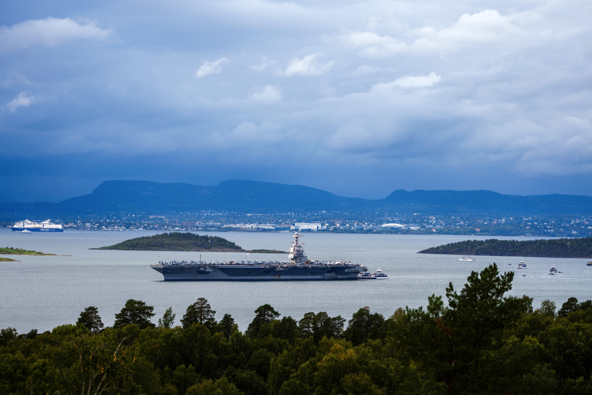 Najveći američki nosač aviona s Bliskog istoka došao na Kretu. Treba mu popravak