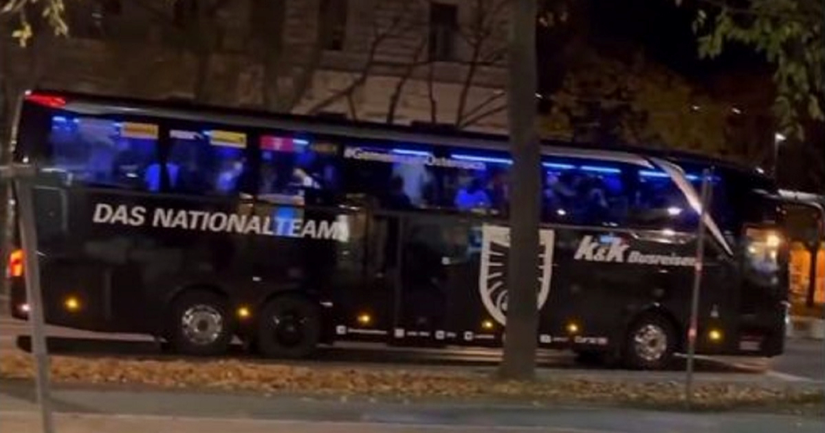 Navijači BiH: Pogledajte oko busa Austrije. Zamislite da smo se mi plasirali na SP