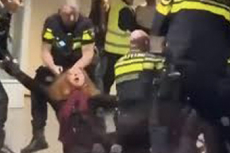Širi se snimka kako policija maltretira trudnicu u migrantskom centru u Nizozemskoj