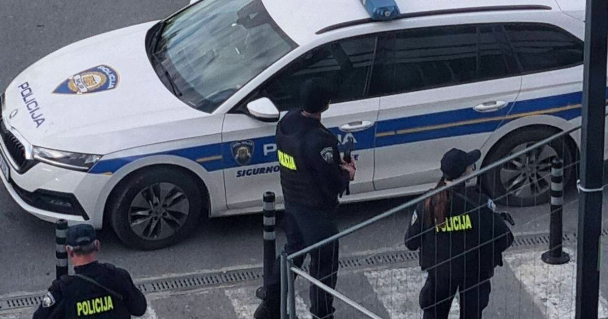 FOTO Evakuiran šoping-centar u Osijeku. Policija s dugim cijevima sve ogradila