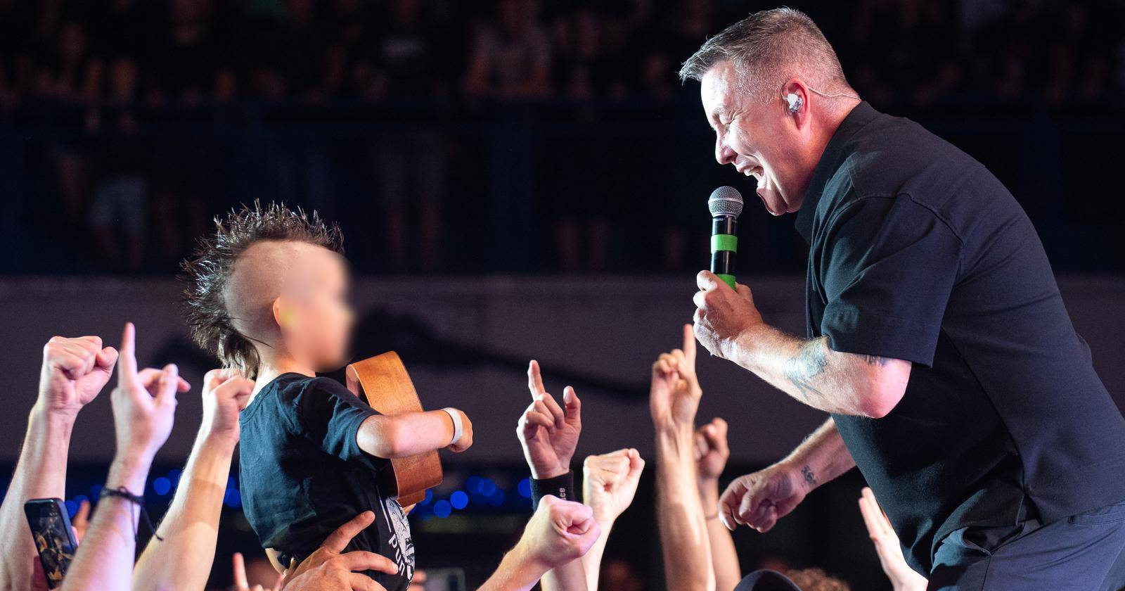 Simpatični dječak s irokezom oduševio Dropkick Murphyse na Šalati