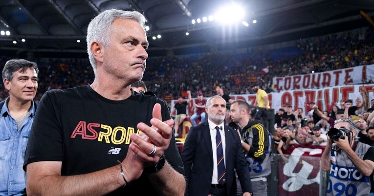Pogledajte ovacije Rominih navijača Mourinhu i igračima