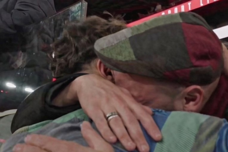 Gledao je sina kako debitira za Real. Zagrlio ga je i rasplakao se