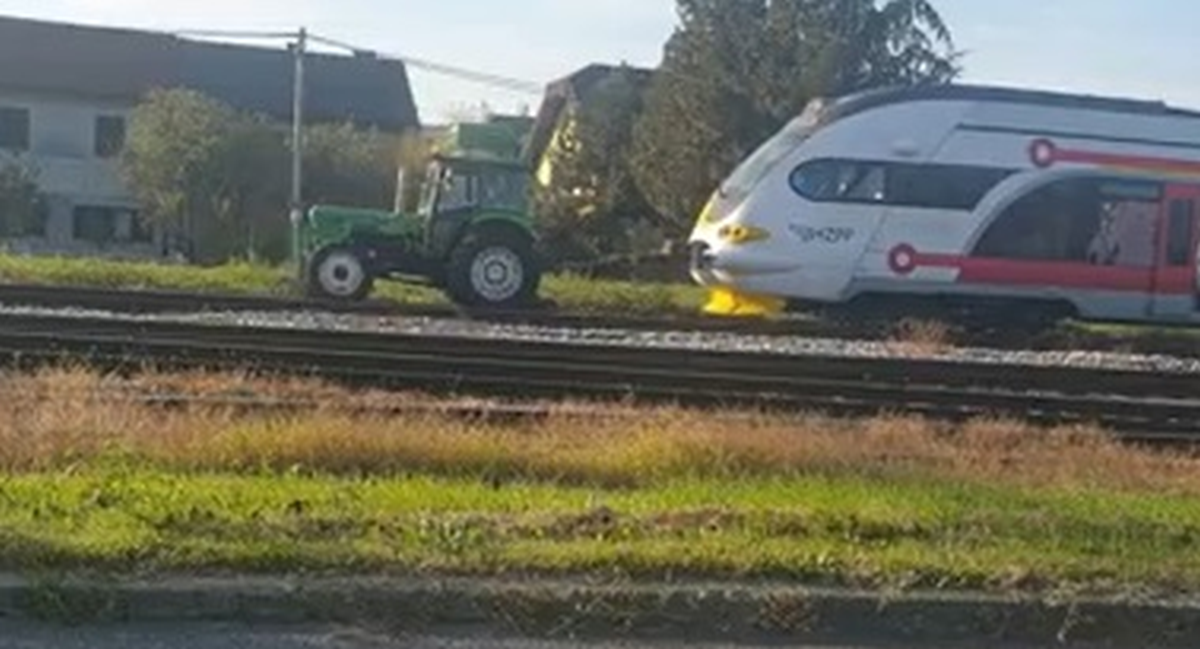 Zbog ove snimke HŽ-ovog vlaka u kvaru iseljeni Hrvati pišu: "Srećom smo otišli"