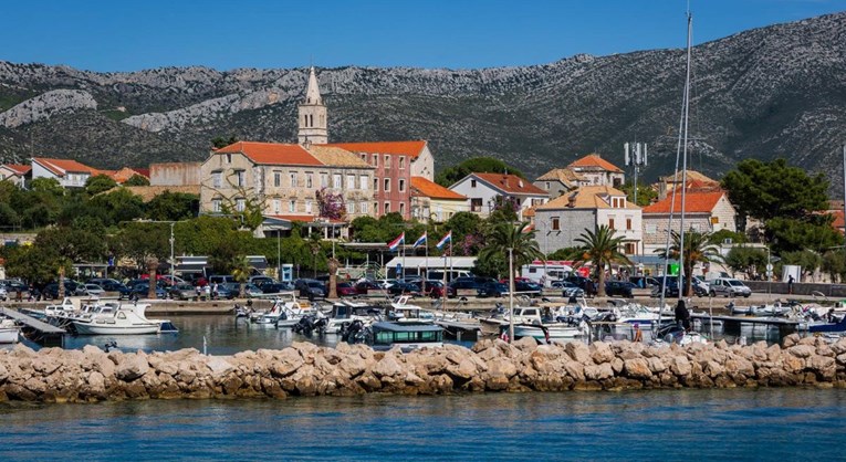 Potpisan ugovor za izgradnju prve faze obilaznice Orebića. "Bit će prosperitetniji"