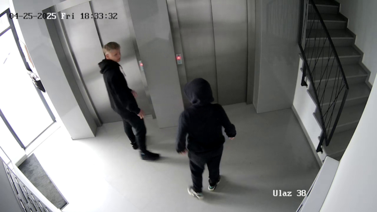 Policija traži ove mladiće