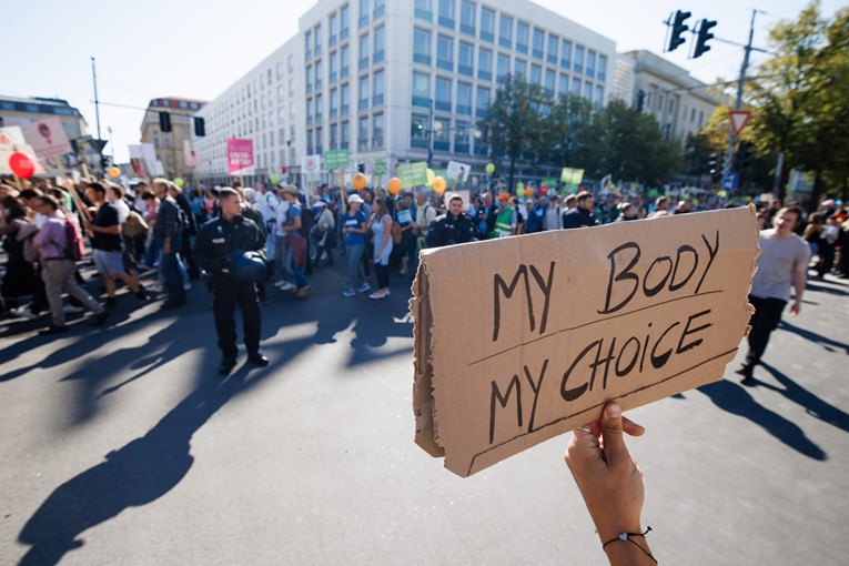 Žene u Hrvatskoj bi mogle dobiti besplatan pobačaj u EU