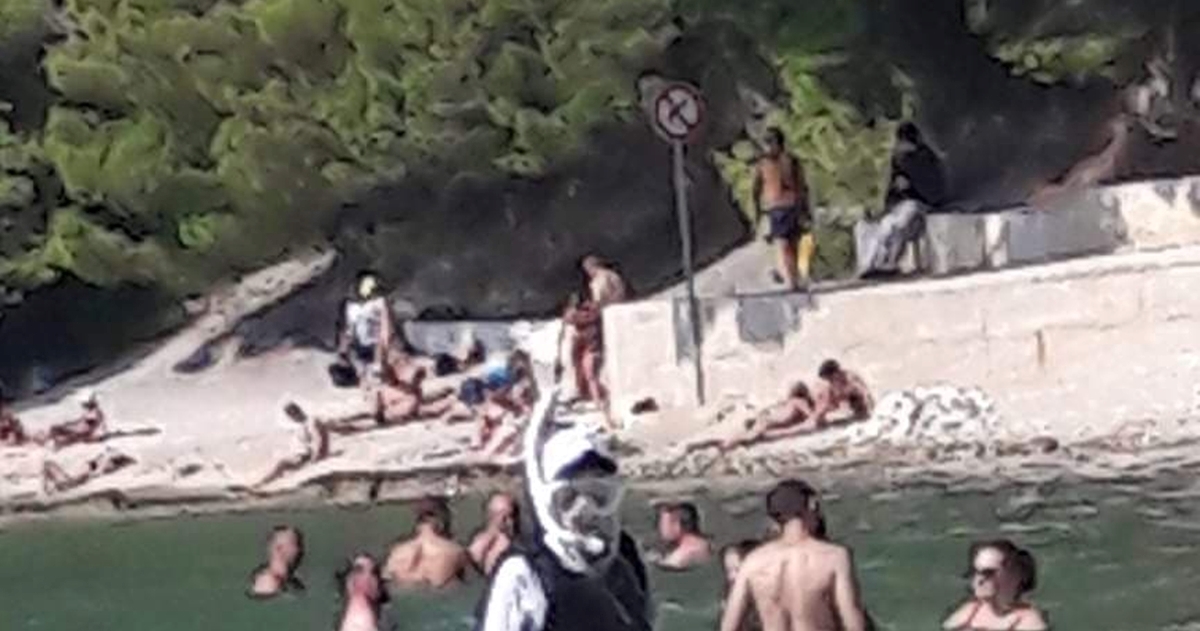 Kupač u Dalmaciji nasmijao Fejs: "Ono kad su ti žena i ljubavnica na istoj plaži..."