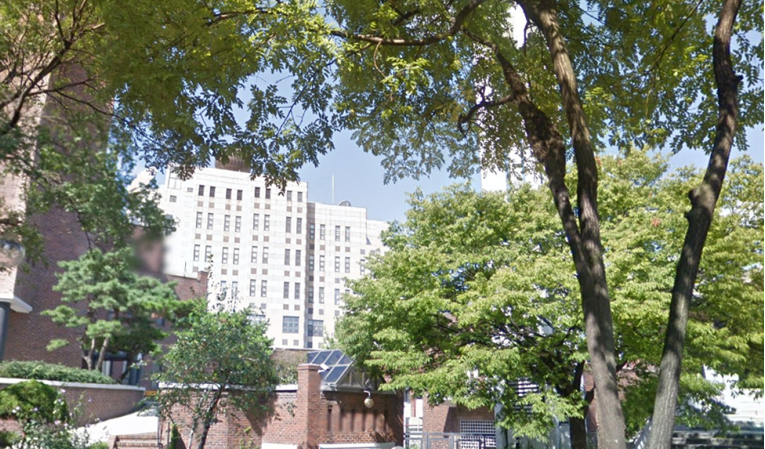 Rusko veleposlanstvo u Seulu izvjesilo ratni transparent, odbija ga ukloniti