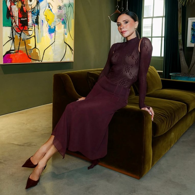 Victoria Beckham podržala je trend traperica i cipela savršen za proljeće