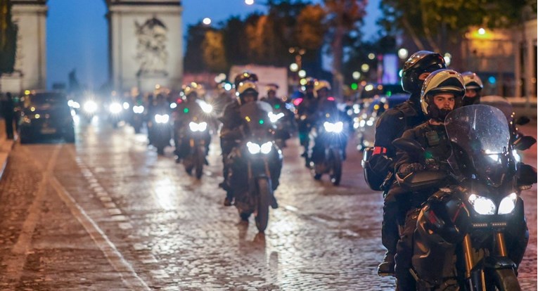 45.000 policajaca na ulicama u Francuskoj. Macron se sastaje s gradonačelnicima