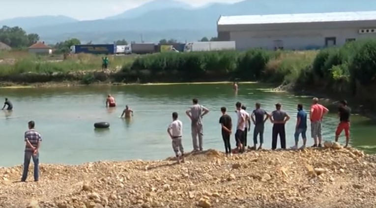 Na neograđenom gradilištu kod Skoplja utopila se djevojčica, spašavala je brata i prijatelja