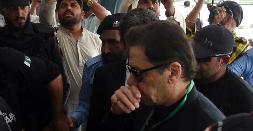 Bivši pakistanski premijer osuđen na tri godine zatvora. Policija ga uhitila