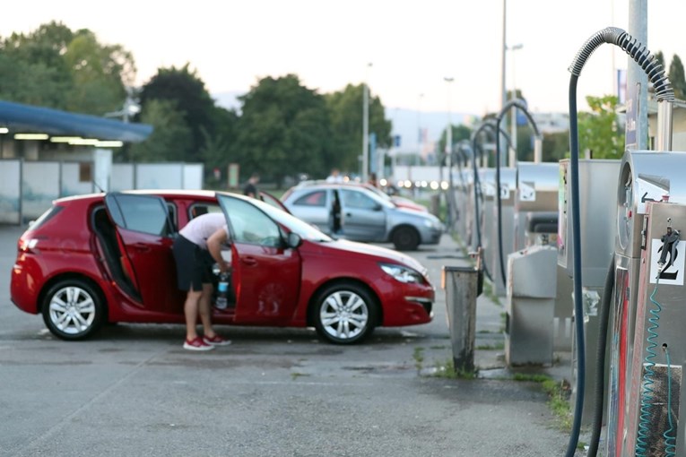 Uhićen 25-godišnjak, opljačkao 14 autopraonica u Zagrebu, novac trošio na drogu