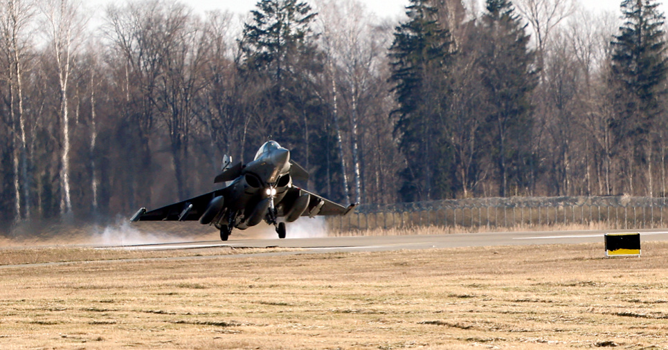 Stigla dojava o dronu iznad Litve, NATO digao avion. Radilo se o jatu ptica