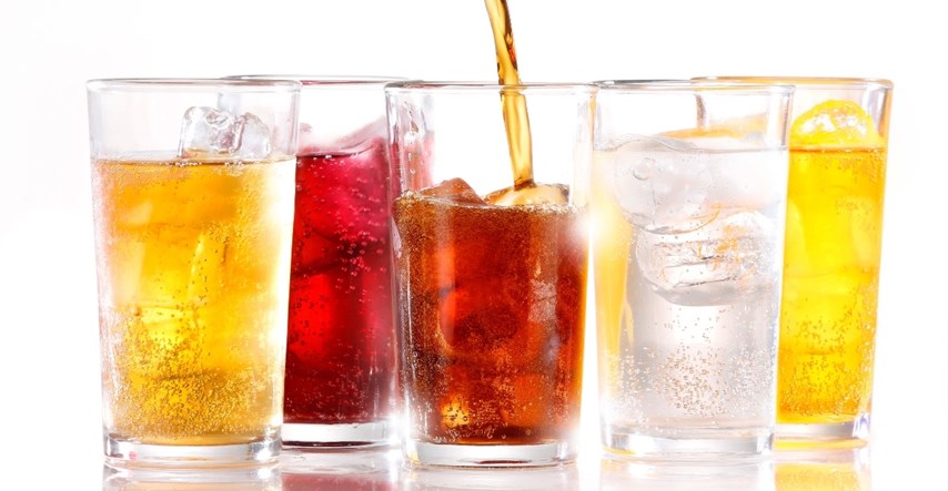 Zašećerena pića povezuju se s povećanim rizikom od raka debelog crijeva, kaže studija
