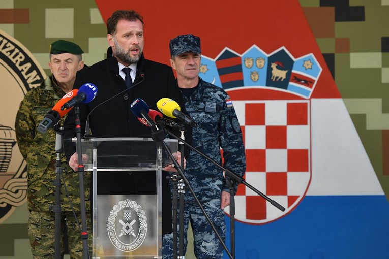73 hrvatska vojnika idu u borbenu skupinu NATO-a u Poljsku. Banožić se sastao s njima