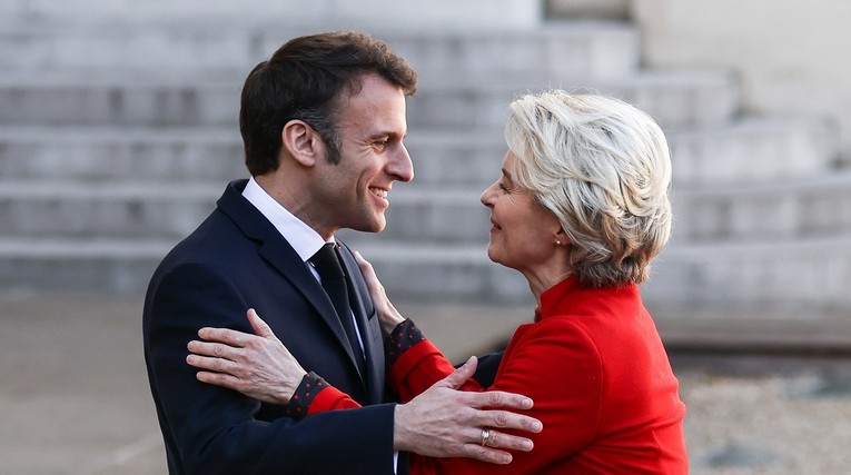 Macron i Von der Leyen stigli u Kinu