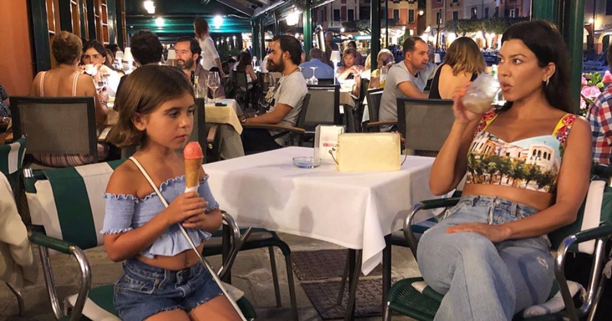 Kourtney Kardashian brutalno spustila trolu koji ju je optužio da ništa ne radi