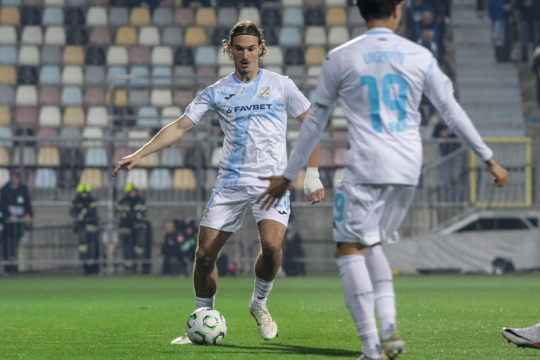 Ogroman udarac za Rijeku. Talentirani branič teško ozlijedio koljeno