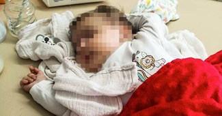 Četveromjesečna beba se bori za život. Roditelji krive pedijatricu