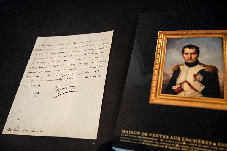 Napoleonovo pismo o uhićenju pape Pija VII. prodano za 26.360 eura
