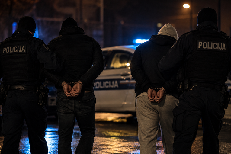 Policija u Đakovu zatekla dvojicu tijekom primopredaje droge. Zaplijenila 18.000 eura