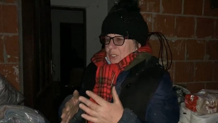 Potres im srušio kuću, ne mogu otići zbog stoke. Treba im smještaj, pomozimo