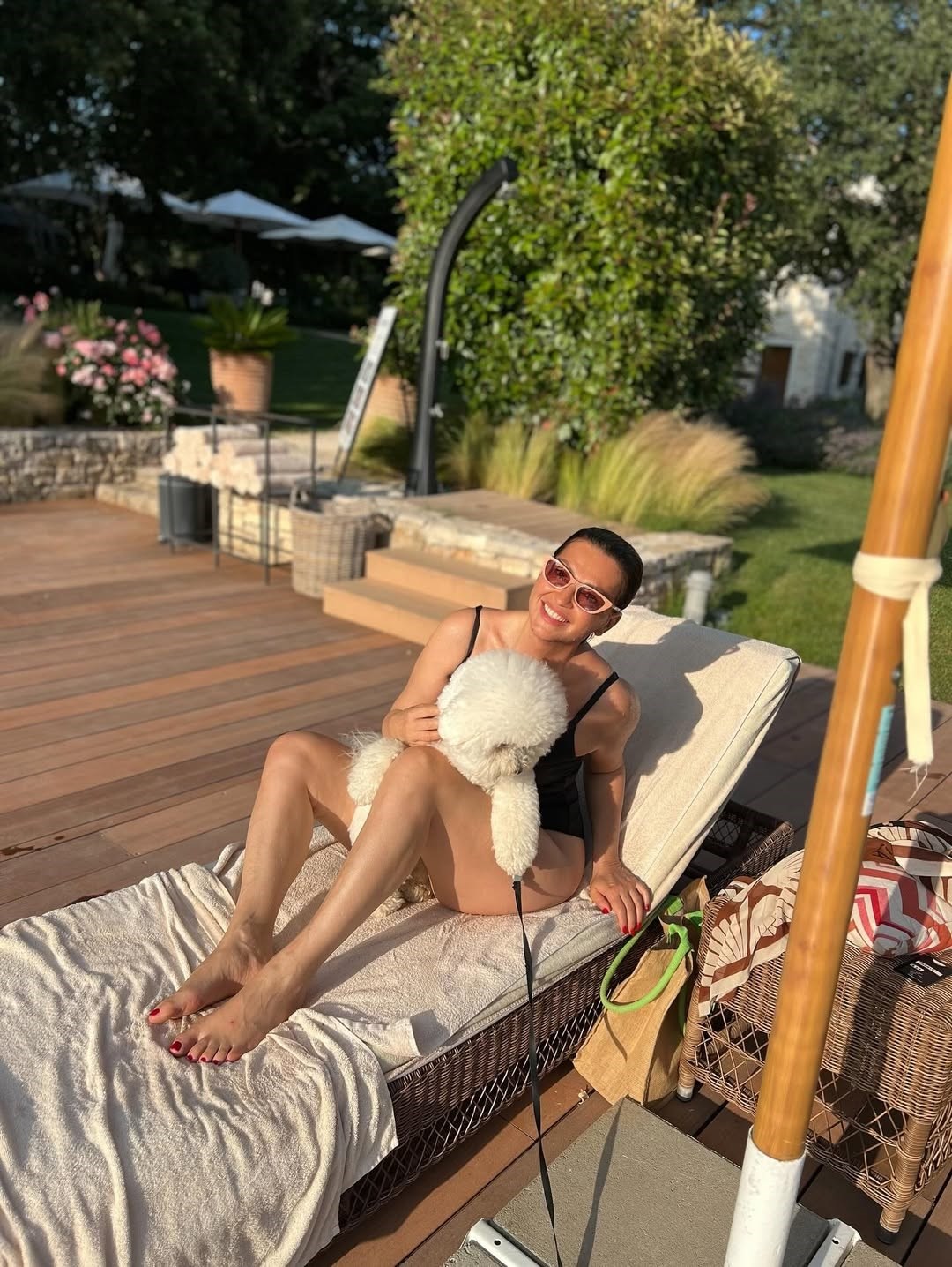 Nina Badrić u Istri nosi naočale koje su sve što želimo ovog ljeta