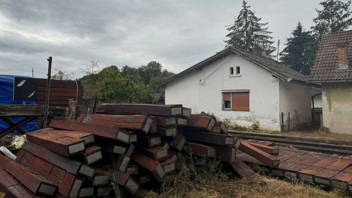 Pragovi tretirani opasnom kemikalijom smrde im pod prozorima. HŽ: Sve je u redu