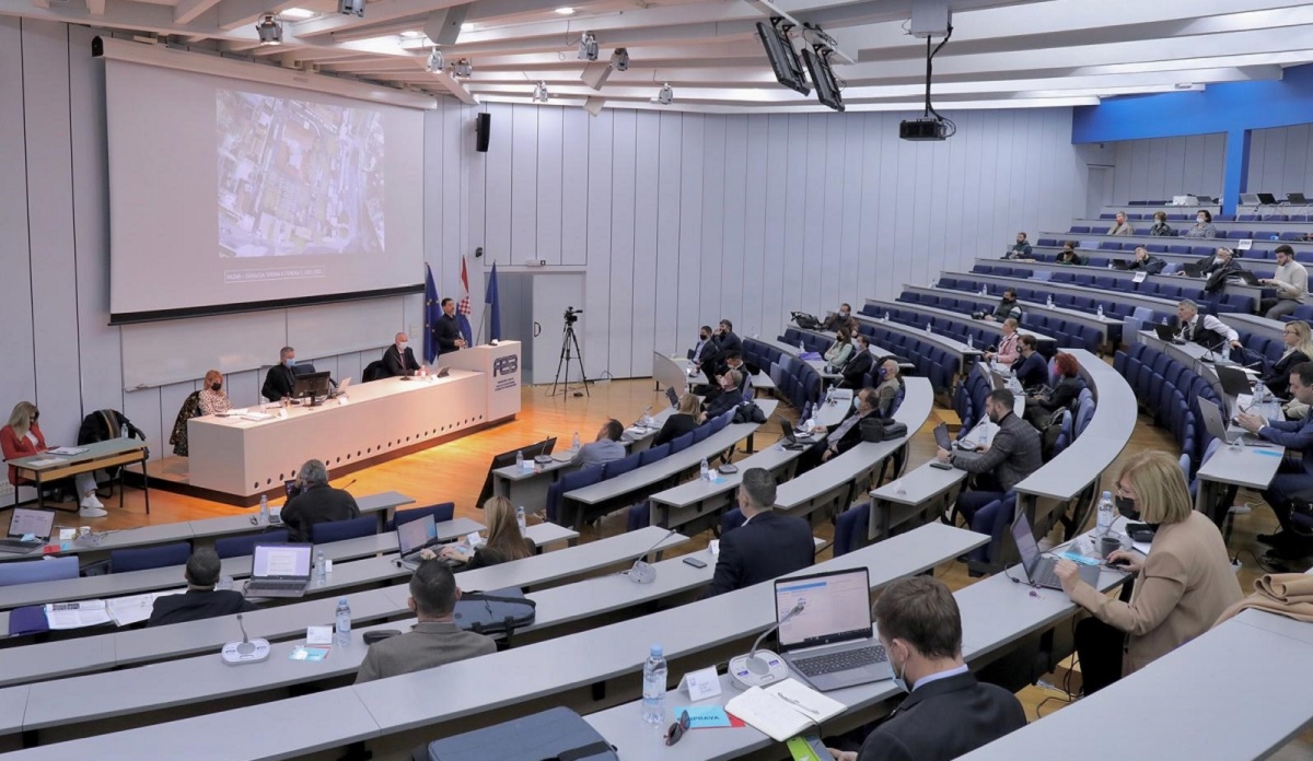 Sutra u ponoć krajnji rok za predaju kandidatura na izborima u Splitu