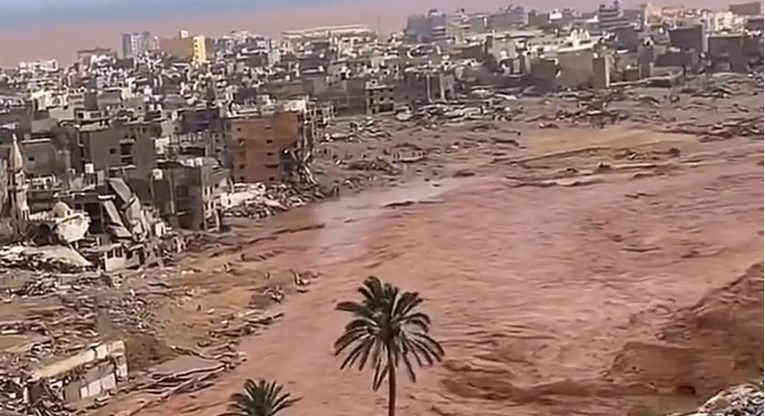 VIDEO Poplave izbrisale četvrtinu grada. "Vraćam se iz Derne... Ovdje je katastrofa"
