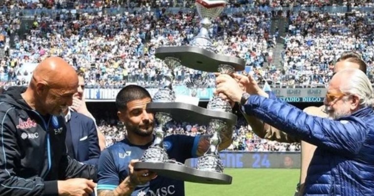 Insigne se u suzama oprostio od Napolija i dobio trofej koji je gotovo veći od njega