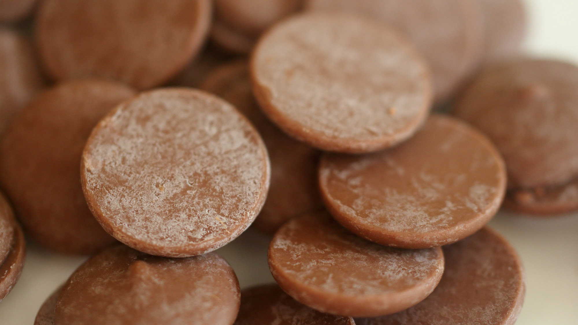 Bijele mrlje na čokoladi: Što zapravo znače i trebate li se brinuti?