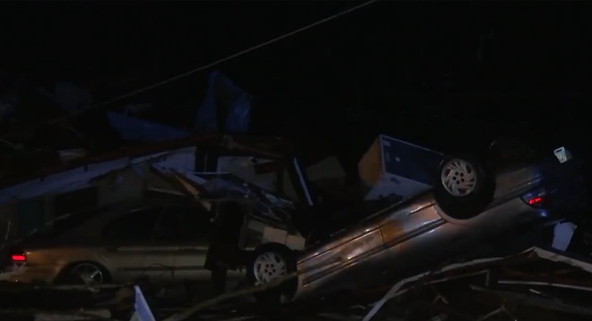 Tornado u Kentuckyju iz kuće iščupao kadu u kojoj je bilo dvoje djece. Preživjela su