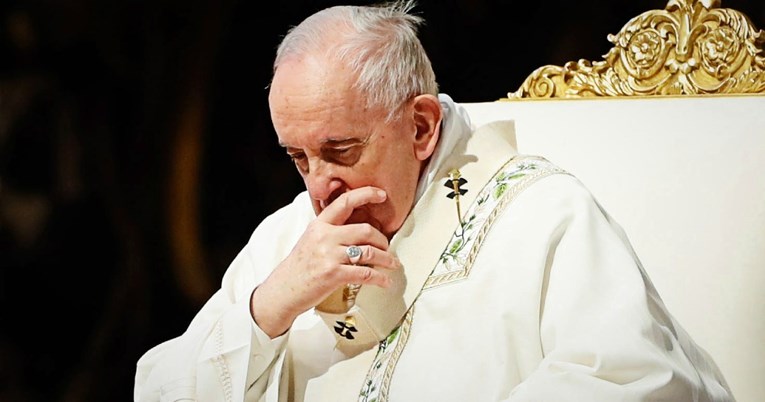 Papa poziva na pomirenje nakon otkrića masovne dječje grobnice u Kanadi