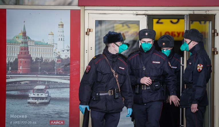 Građani Moskve bježe na selo, lokalci se žale da su sa sobom donijeli koronavirus