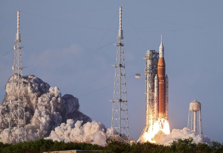 Kvar na WC-u misije Artemis II. Astronauti se suočili s neugodnim problemom