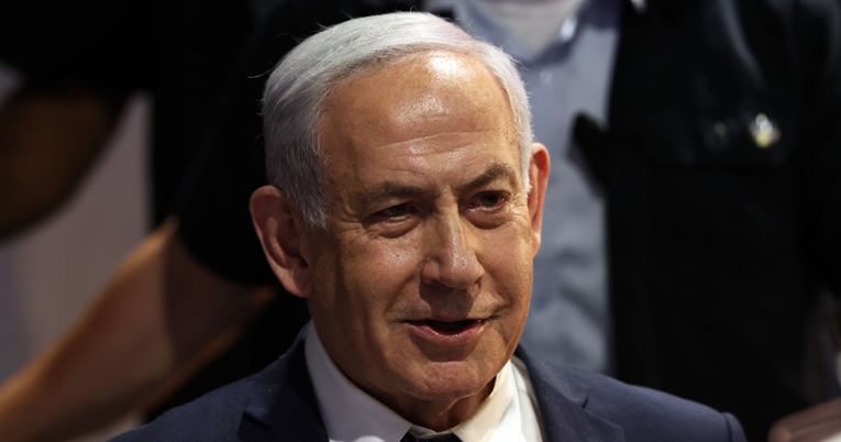 Netanyahu letio 400 km dužim putem da izbjegne uhićenje. Prošao iznad Hrvatske