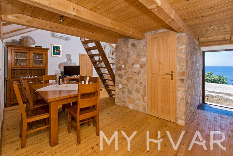 Kamena kuća s pogledom na more na Hvaru privukla veliku pažnju