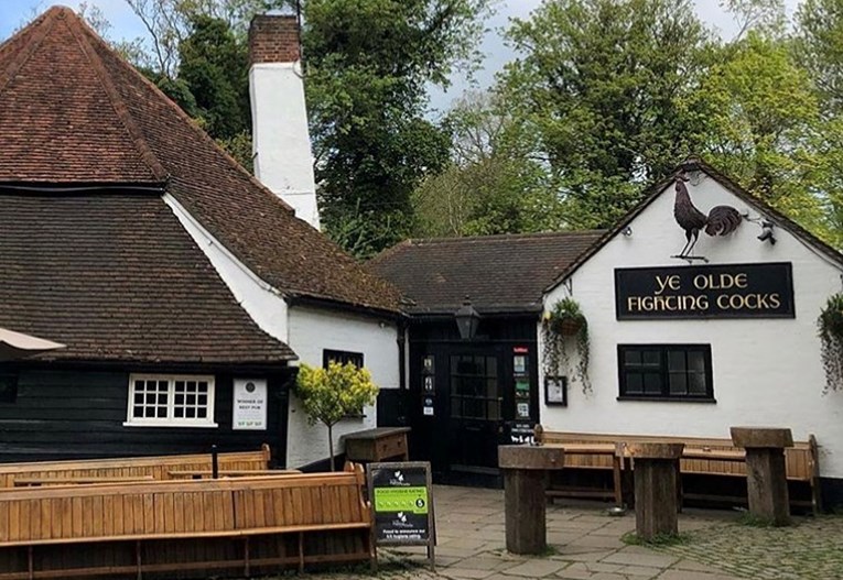 Engleski pub zatvara se nakon što je radio više od 1200 godina