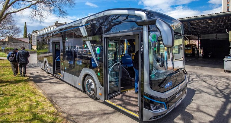 Pula dobila električni gradski autobus