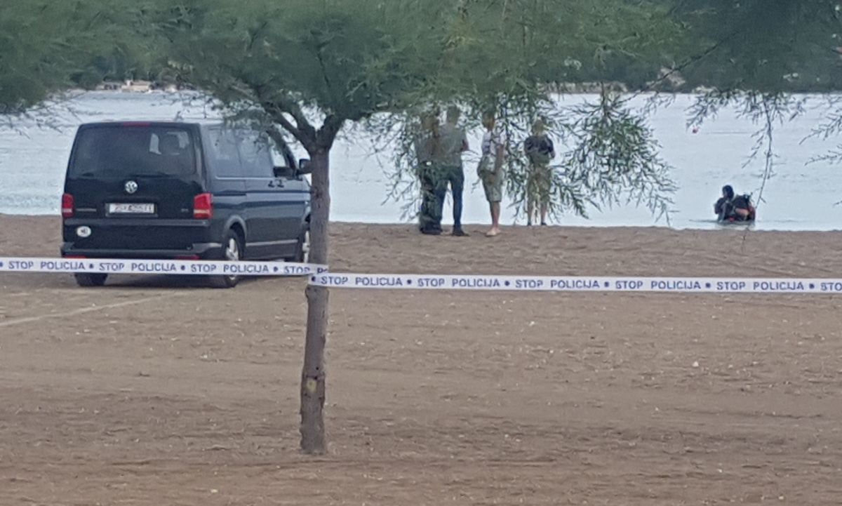 Iz mora kod Omiša izvađena bomba