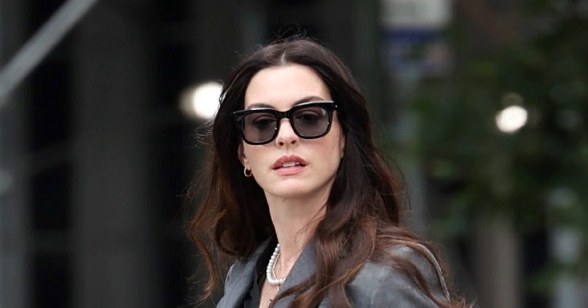 Anne Hathaway pokazala manikuru koja odlično izgleda u svakoj prilici