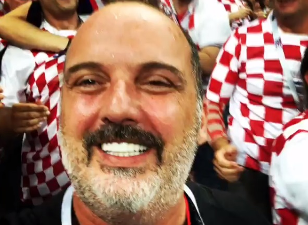 Tony Cetinski iz Moskve poručio: "Još samo Francuska i na tronu smo"
