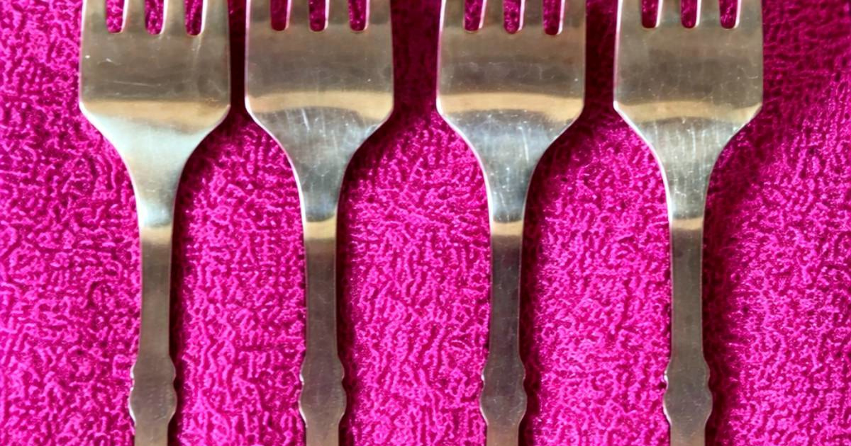 Nova optička iluzija posvađala je internet: Vidite li vilice ili ružičastu sluz?