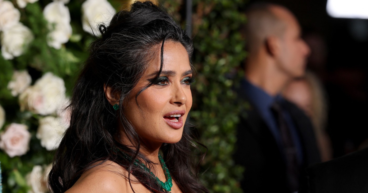 Salma Hayek ponosno pokazala sijede na crvenom tepihu Zlatnih globusa